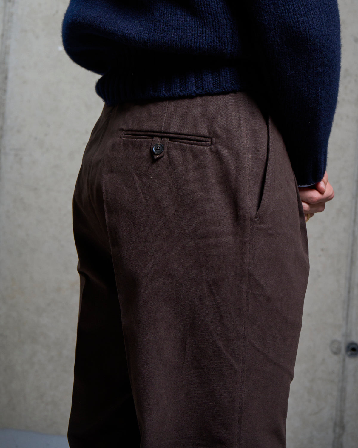 Relaxed Single Pleat Trouser - Dark Brown Cotton Canvas
