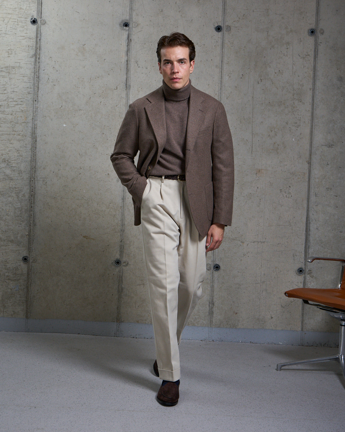 Relaxed Single Pleat Trouser - Cream Cotton Drill