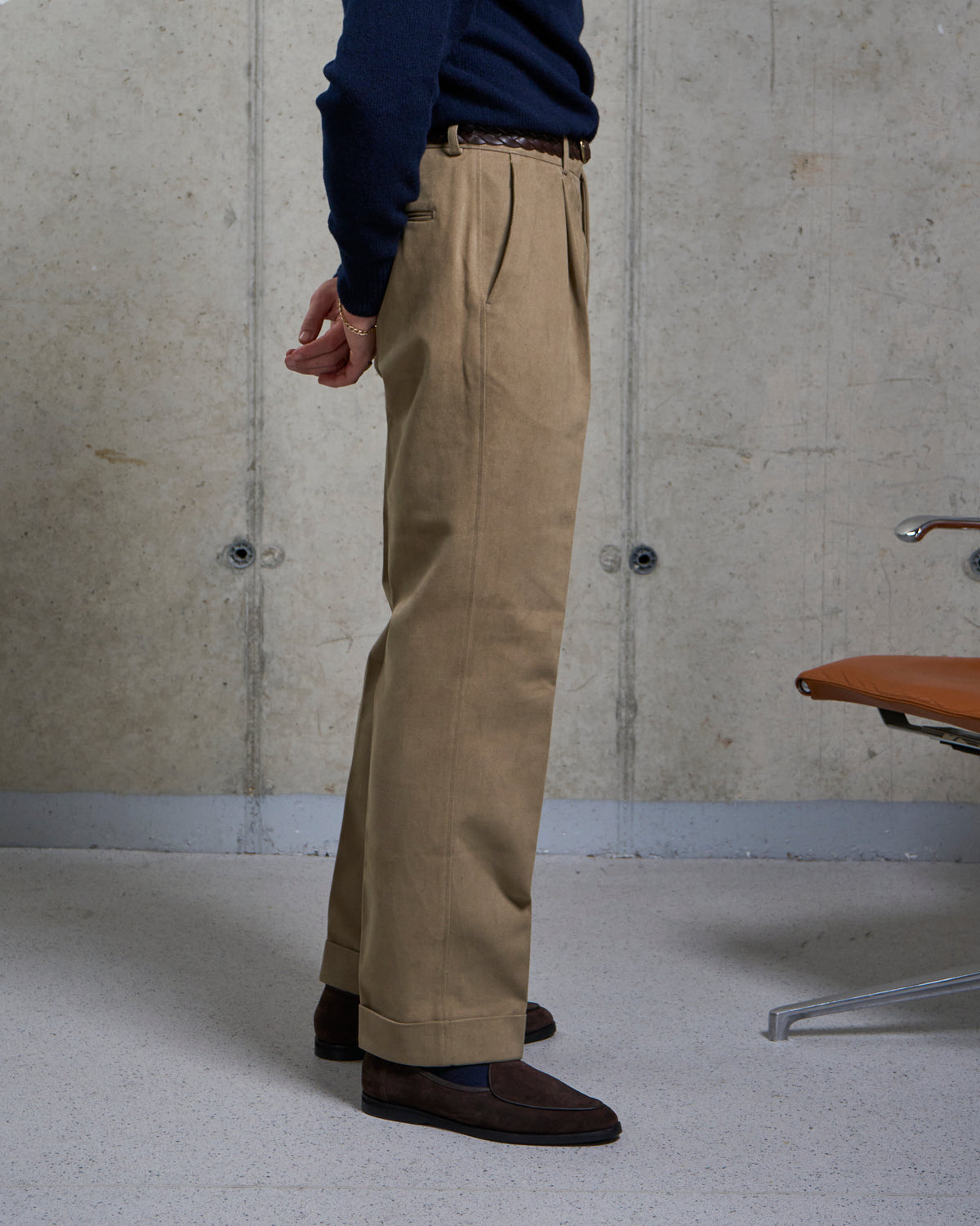 Relaxed Single Pleat Trouser - Fawn Cotton Drill