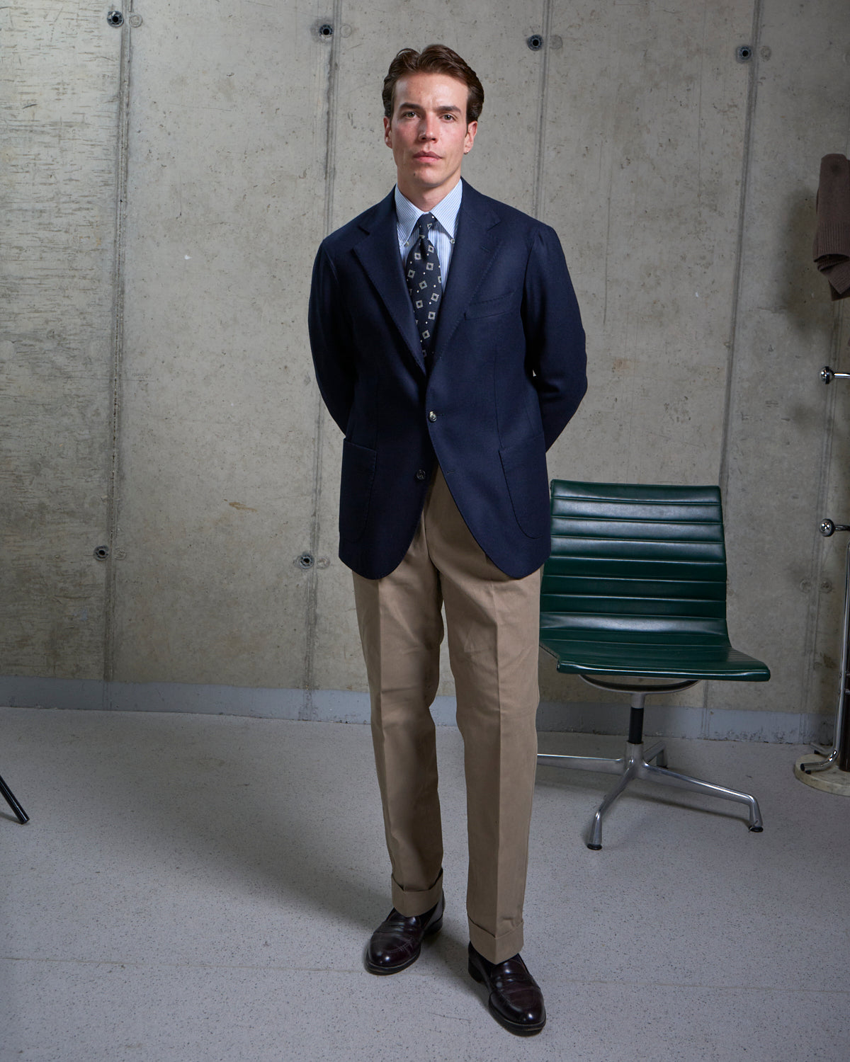 Relaxed Single Pleat Trouser - Taupe Cotton Canvas