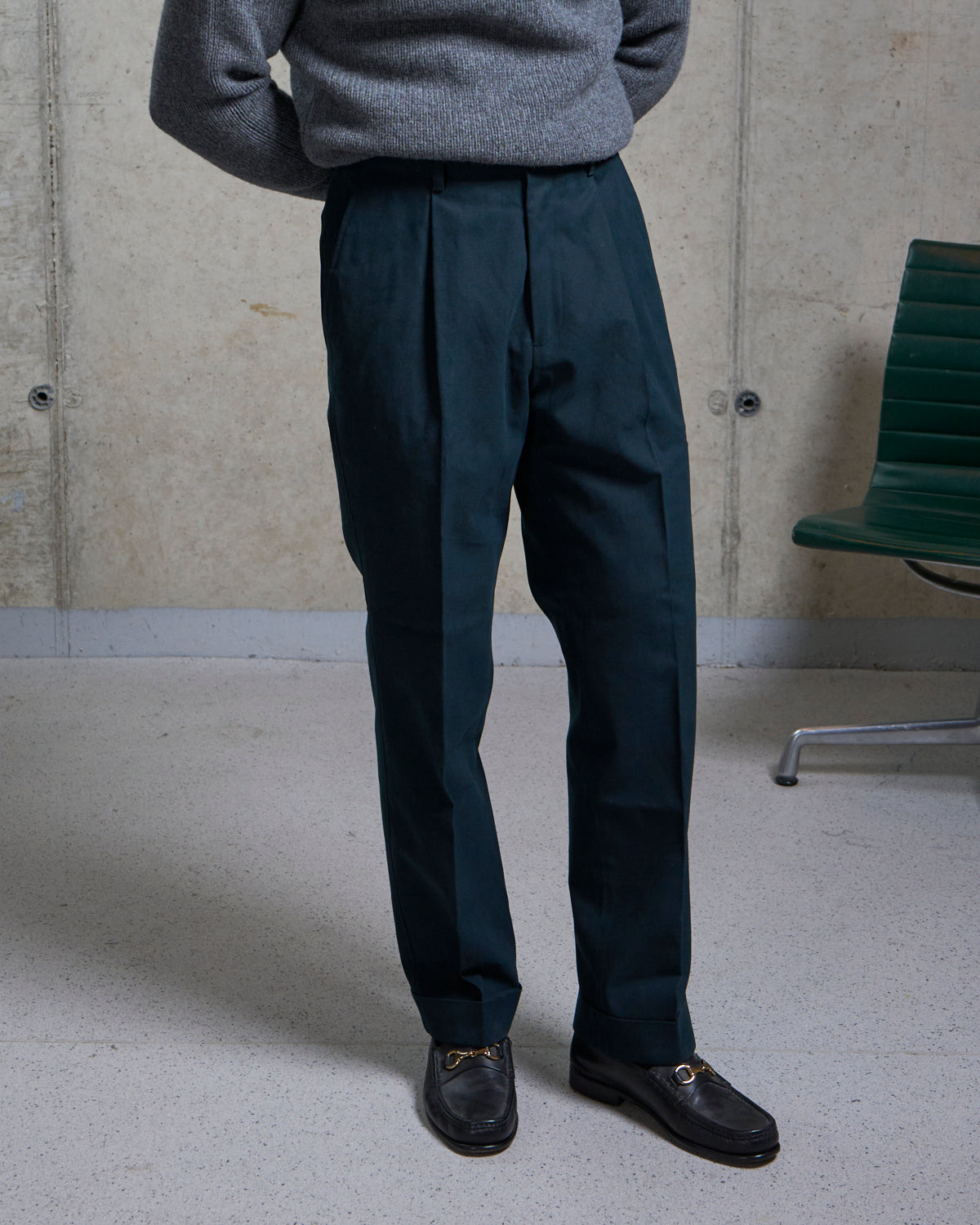 Relaxed Single Pleat Trouser - Navy Cotton Canvas