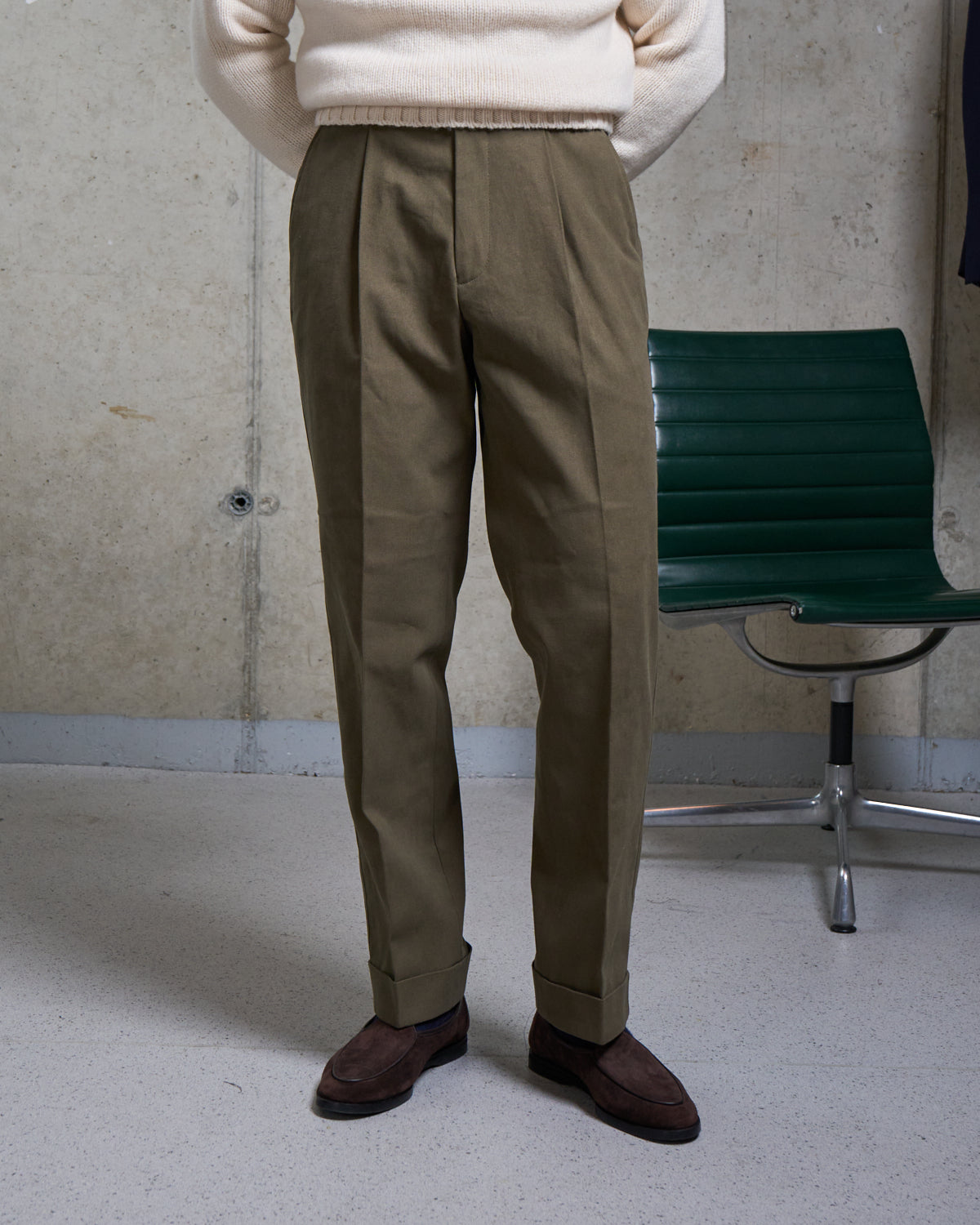 Fit Guide: Relaxed Single Pleat Trouser