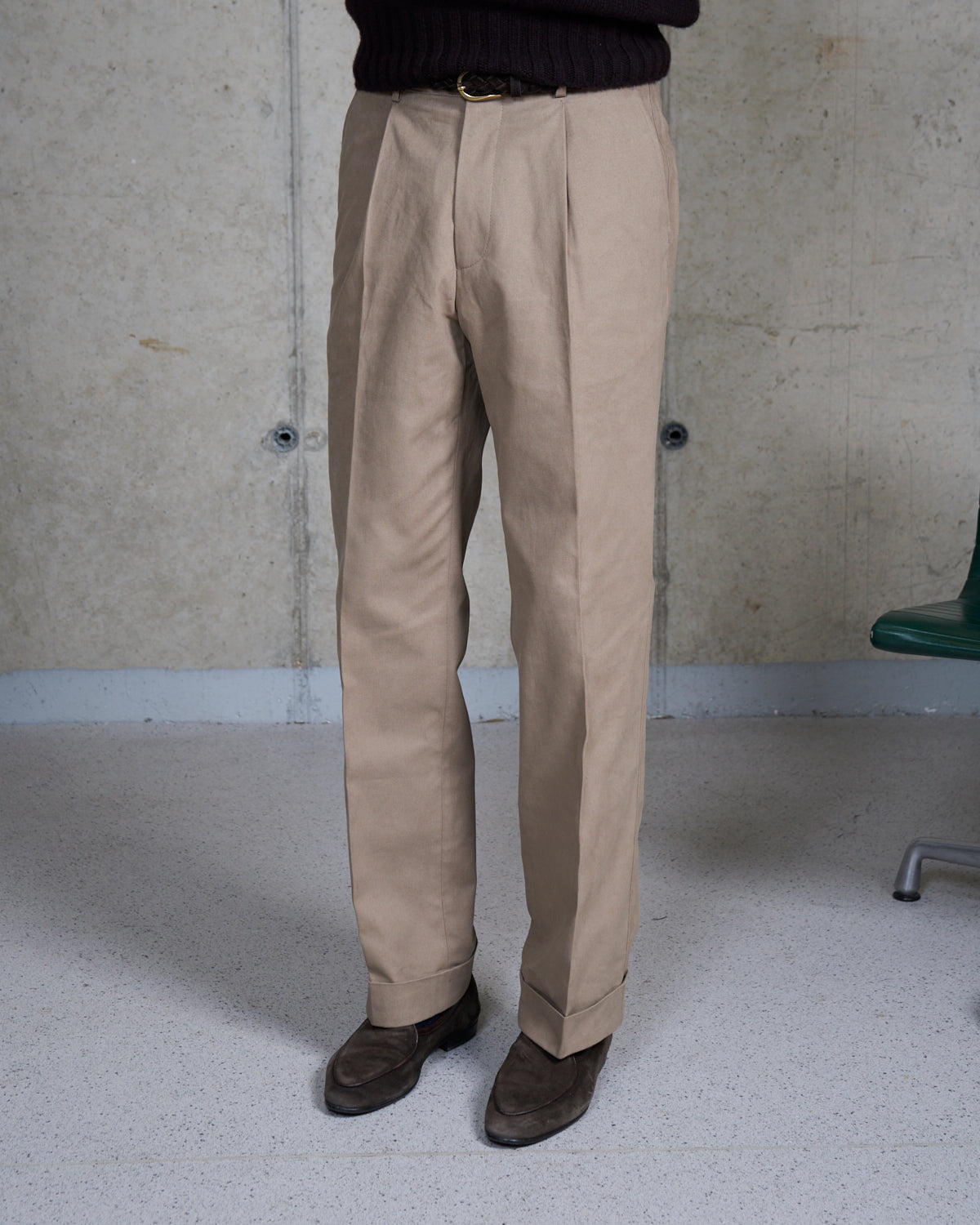 Relaxed Single Pleat Trouser - Taupe Cotton Canvas