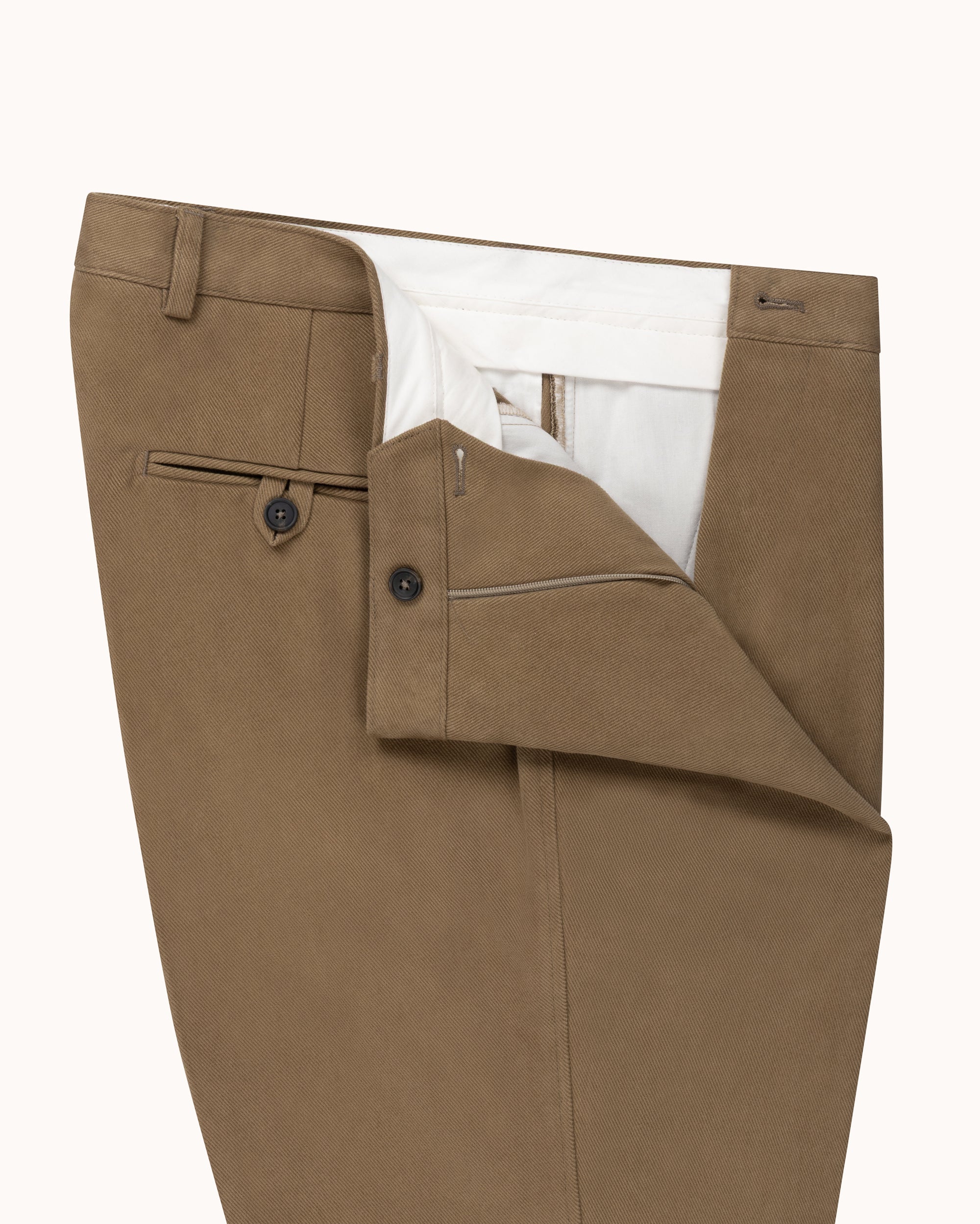 Relaxed Single Pleat Trouser - Fawn Cotton Drill