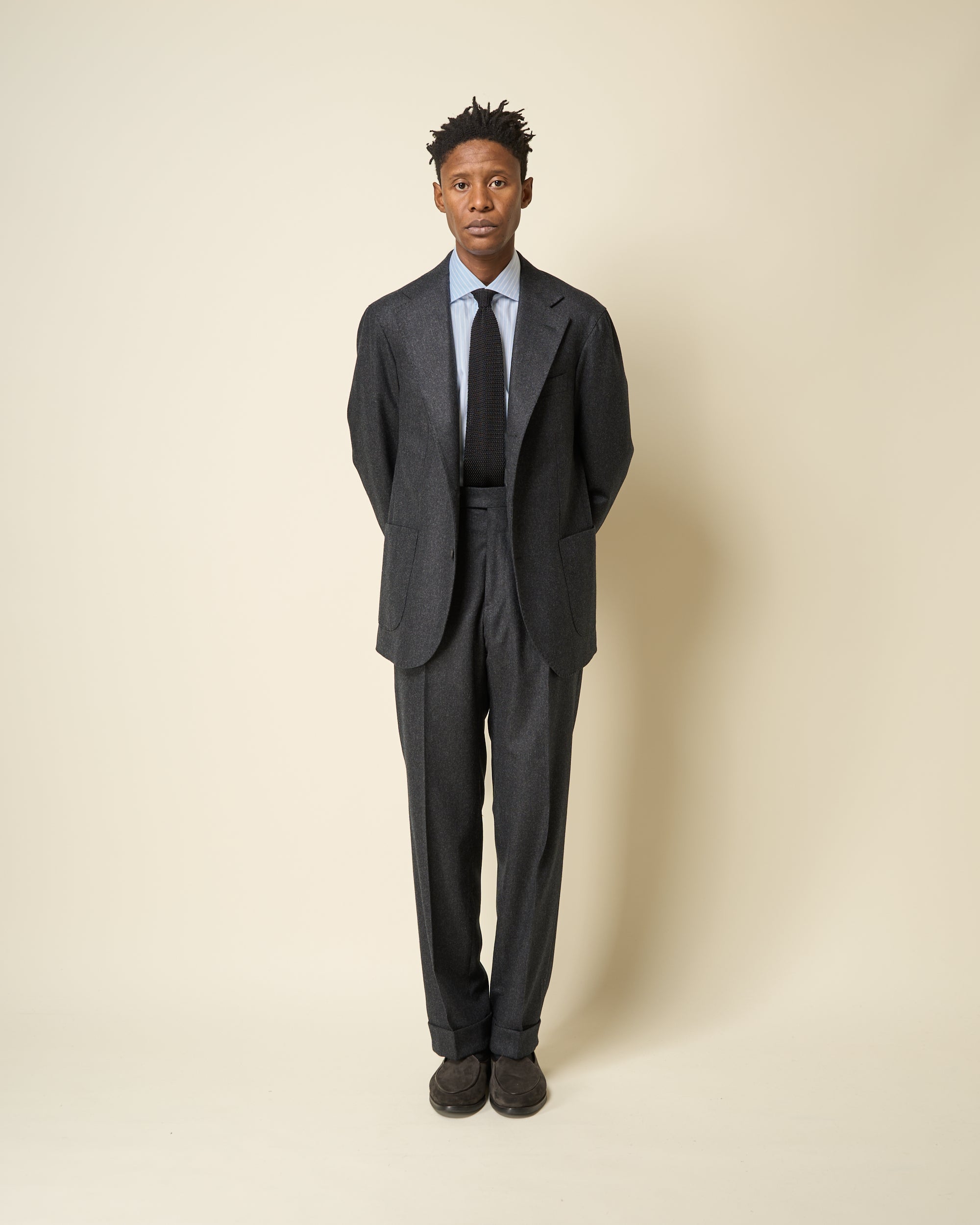 Relaxed Pleated Trouser - Charcoal Grey Woollen Flannel