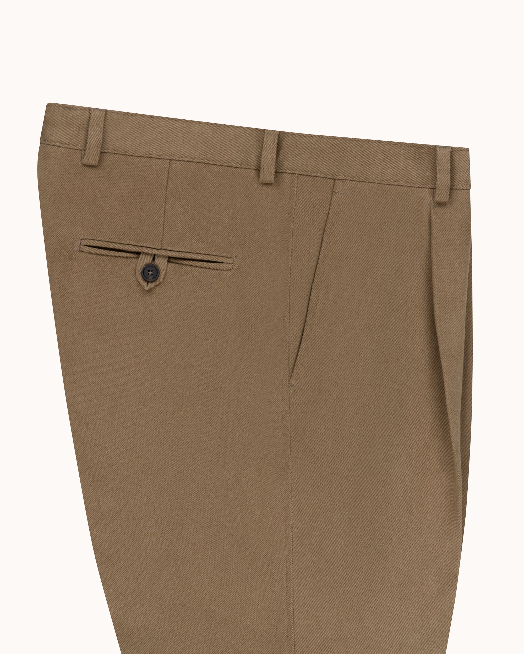 Relaxed Single Pleat Trouser - Fawn Cotton Drill
